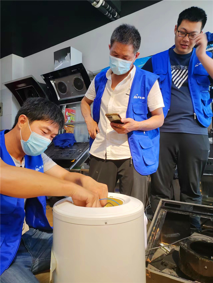 鞍山家電清洗行情好，9800元做洗多多家電清洗加盟商！